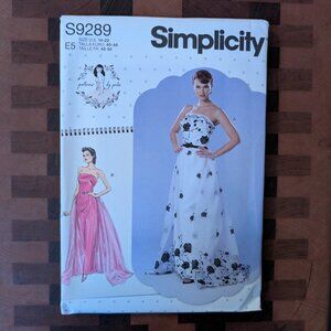 Simplicity 9289 - Uncut - Patterns by Gertie - Sizes 14-22 - Strapless Dress